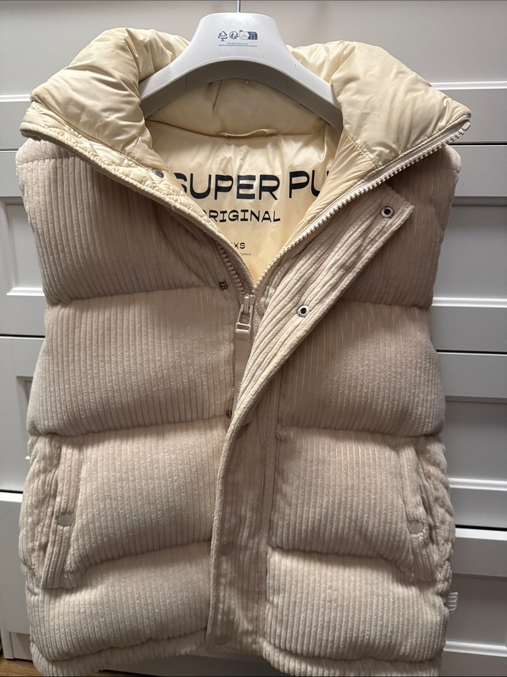Aritizia super puff vest Cream Puffer Vest
